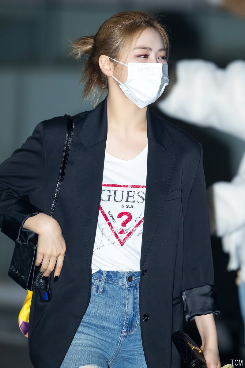 210212 HQ

#ITZY #있지 #류진 #신류진 #RYUJIN <a href="/ITZYofficial/">ITZY</a>