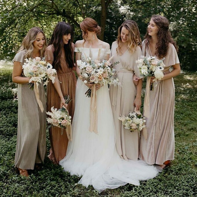 Love these colours! How beautiful does the @missstellayork wedding dress style code: 7023 look? 

This is one of those dresses that can be overlooked when it’s on the hanger - this is why you should always try on a dress, even if it doesn’t catch your ey… instagr.am/p/CLM4wuiBSXl/