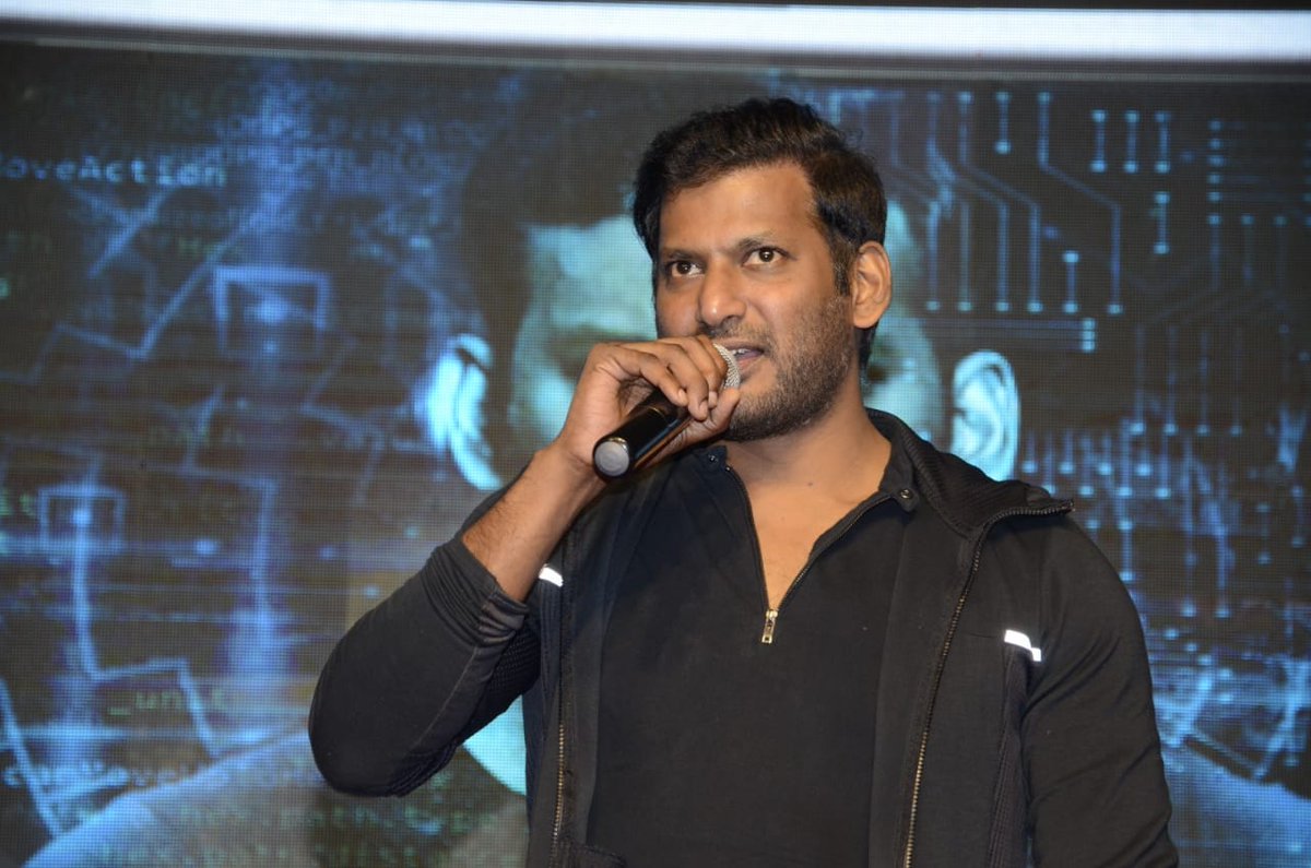 phanikandukuri1's tweet photo. Clicks from The Grand #ChakraPreReleaseEvent
#VishalChakra #Chakra
#ChakraFromFeb19
@VishalKOfficial @ShraddhaSrinath @ReginaCassandra @thisisysr @AnandanMS15 @VffVishal
@baraju_SuperHit @SMTollywood https://t.co/8mRqLxAyYI