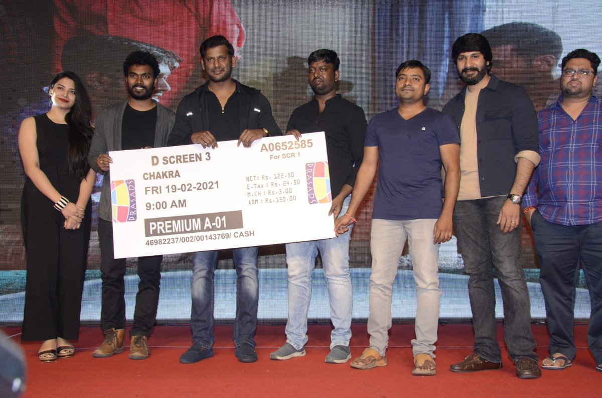 phanikandukuri1's tweet photo. Clicks from The Grand #ChakraPreReleaseEvent
#VishalChakra #Chakra
#ChakraFromFeb19
@VishalKOfficial @ShraddhaSrinath @ReginaCassandra @thisisysr @AnandanMS15 @VffVishal
@baraju_SuperHit @SMTollywood https://t.co/8mRqLxAyYI