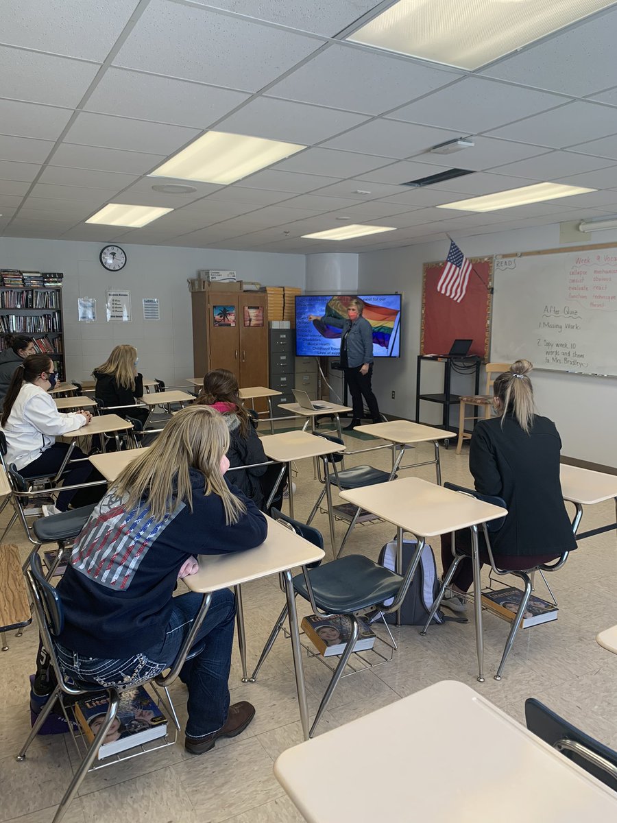 Intro to Ed class is learning about equity in education from our local expert, Jessica Holst! <a href="/ZMCougars/">ZMCougars</a>