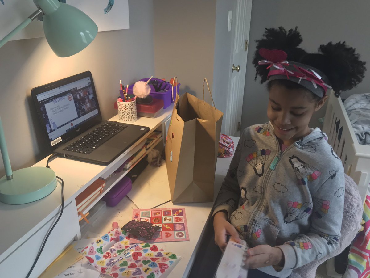 kmwilborn703's tweet photo. Virtual Valentine Exchange.  Silverbrook rocks! @silverbrookelem https://t.co/QV8cxWhJjg