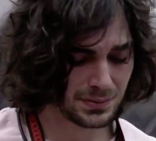 fofoquei's tweet photo. Fiuk começou a chorar depois que recebeu o monstro 

#bbb21 https://t.co/CibN8ER9QQ