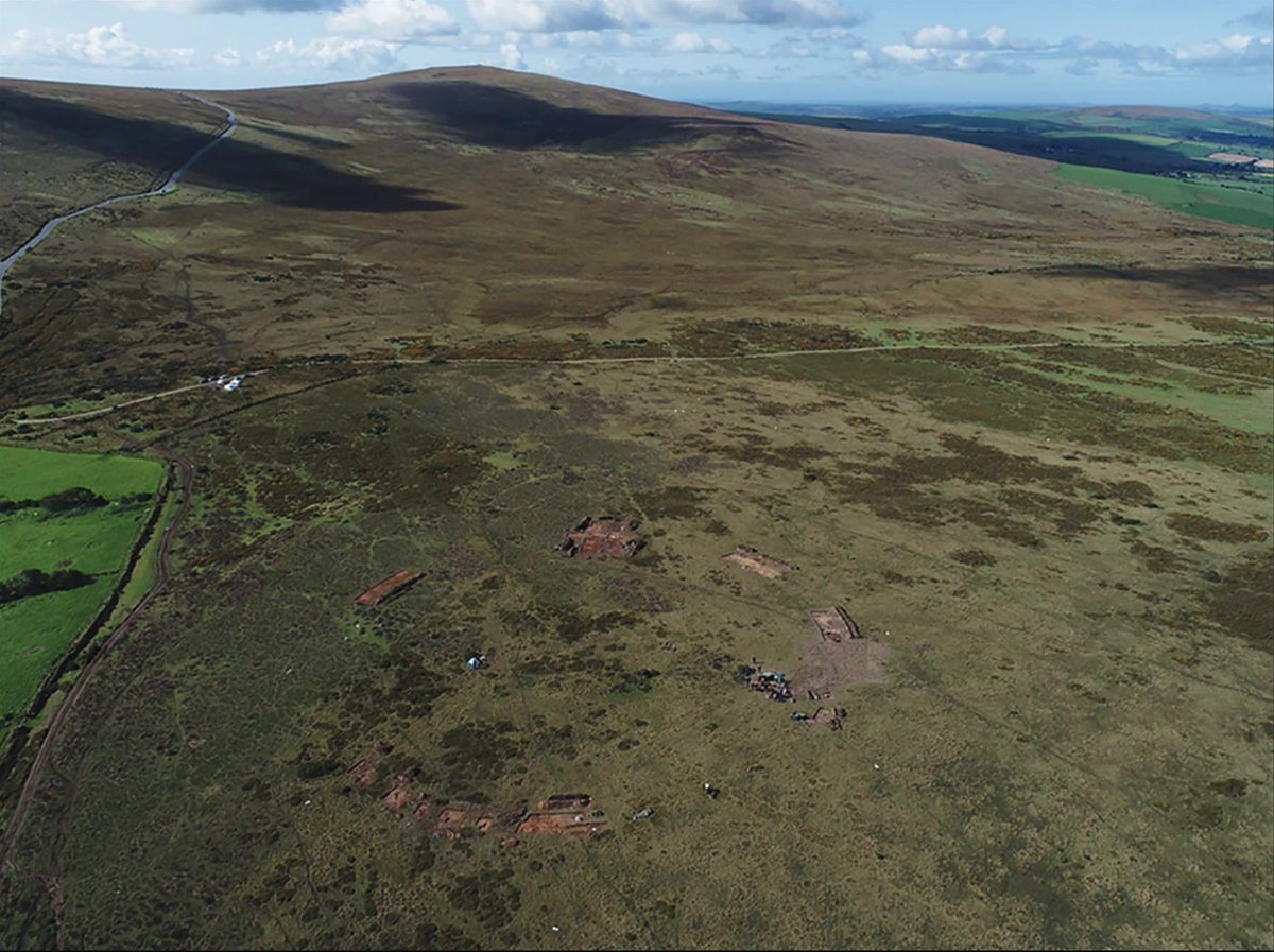 In 2010, one site, Waun Mawn, was mooted as a candidate, but wasn't much to look at today—just four bluestones arranged in a possible arc. Remote-sensing technology able to peer beneath the surface of the site failed to find anything of intrigue, so it was ignored. 10/x