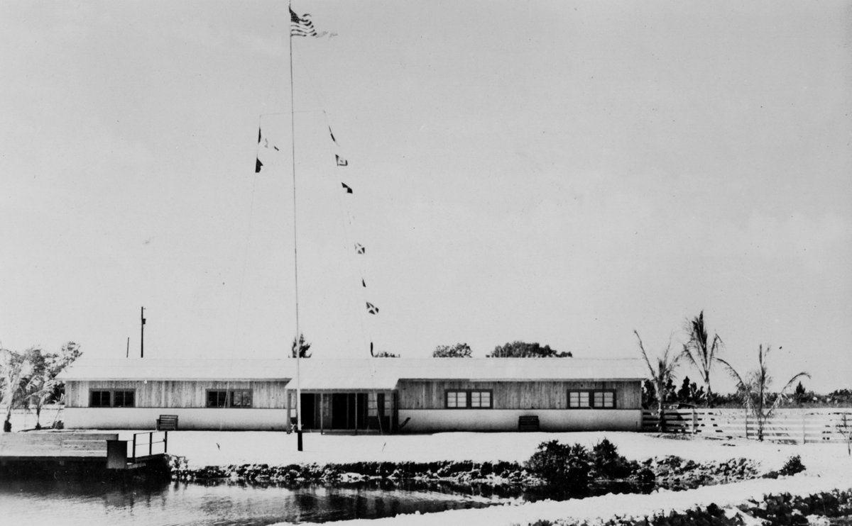 keyshistory's tweet photo. Windley Key's Theater of the Sea has changed a bit over the years. #windleykey #dolphinshows #roadsideattractions https://t.co/sEEFTiUwfc