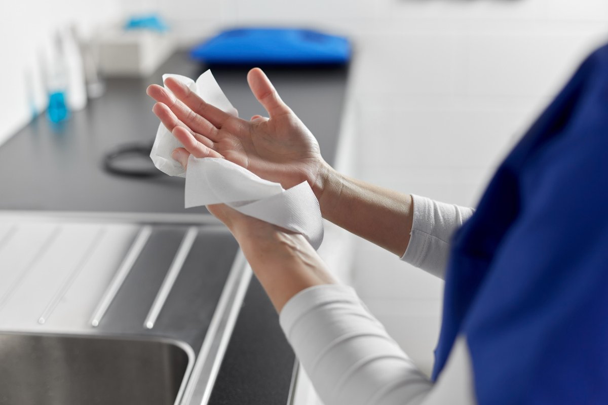 CleaningMatters's tweet photo. “Science proves that paper towels are the most hygienic option for hand drying, but the dangers presented by alternative drying methods raise concerns,” warns Steve Jones from Kimberly-Clark Professional.
https://t.co/iDxEYYHdCU https://t.co/ux15L6hIIn