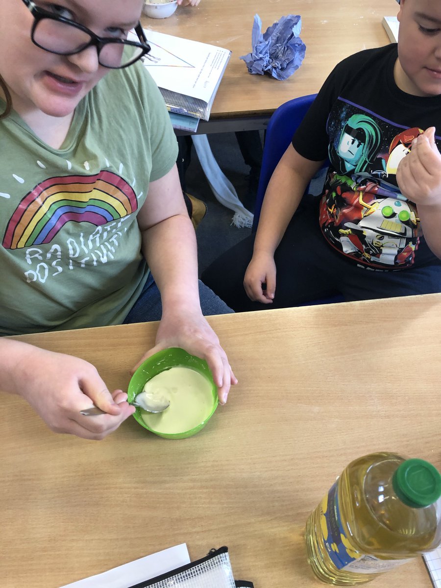 BlueBellHillPS's tweet image. Today in school in year 5, and within our home learning, we have been making bioplastic. We learnt about the importance of renewable resources and the negative effects of non-renewable resources @NottsFOSAC #CURIOUSNOTTS