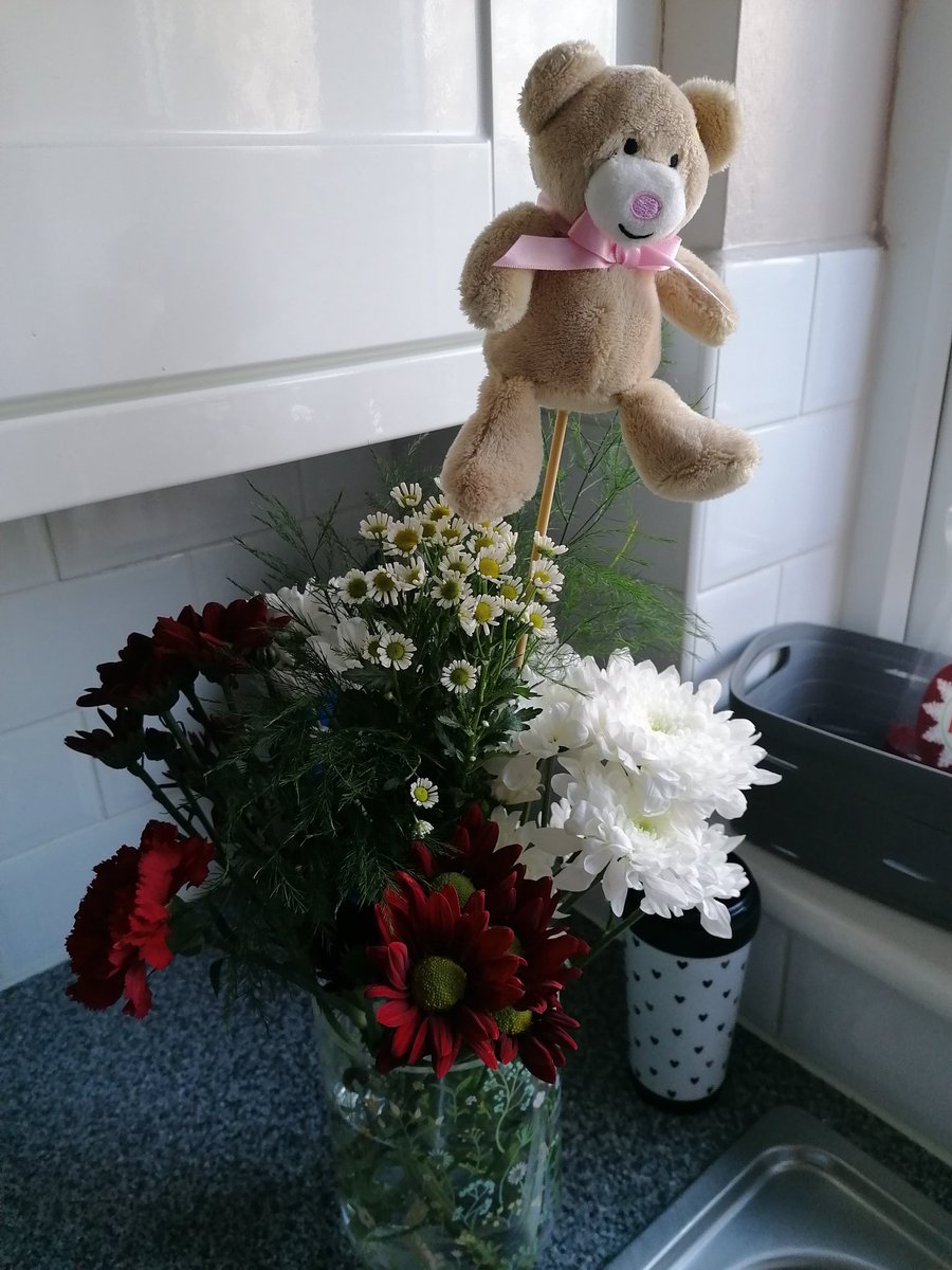 wendymurphymufc's tweet photo. Ahhhh these are off my lovely children #imlucky #bestchildren https://t.co/V1TkOu9gpm