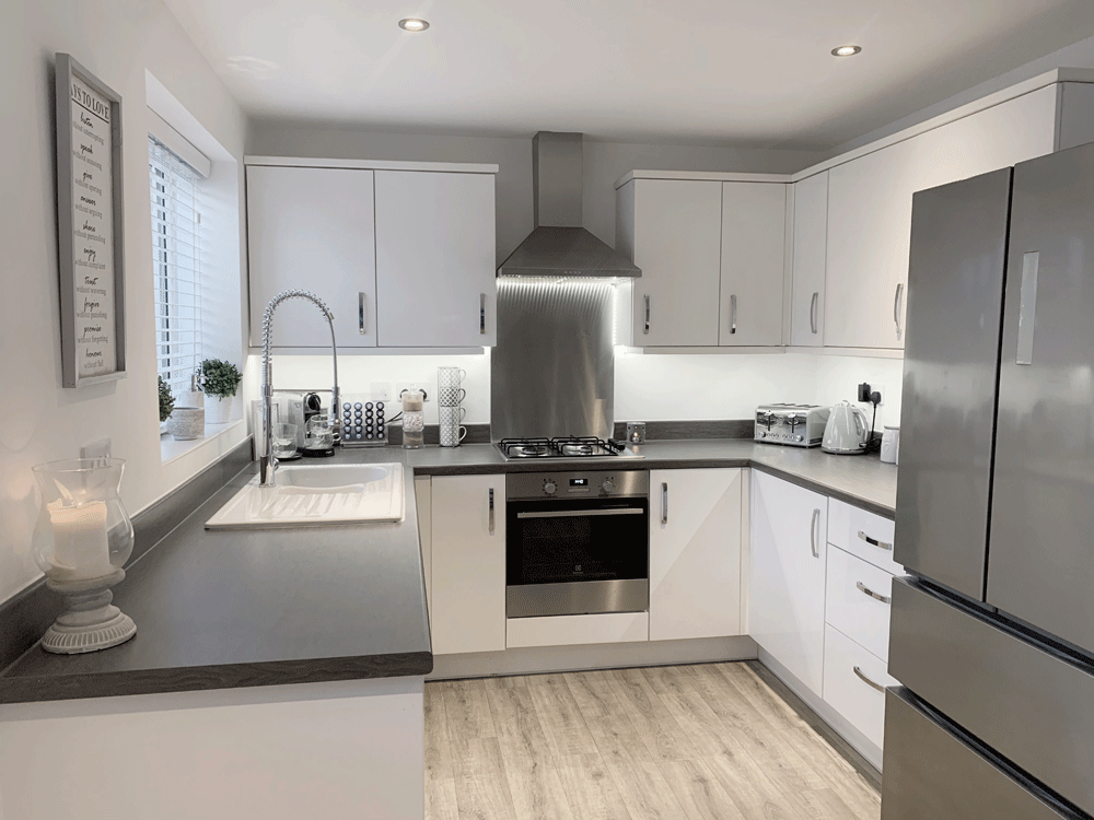 Novostella_US's tweet photo. Transform your ordinary kitchen into a spectacle with our Novostella tunable white strip lights.
#novostella #LEDstriplighting #interiordecor #smarthomes #ambilights #smarthome #kitchendecor #kitcheninspo #decoratelight https://t.co/Pcfv2xsz0e