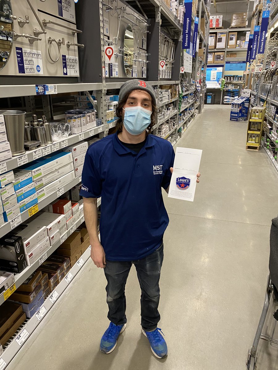 1198msm's tweet photo. Service stars awarded today to Naz and our newest team member Steve! Naz continues to set the tone with reset and project execution. He leads by example and is always helping others on the team. Steve is off to a great start with the team and has been a quick learner. @BostonMst https://t.co/ksoTVUPQRP