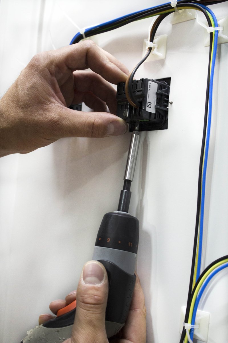 El mantenimiento preventivo es aquel que se realiza antes del error o la avería.

Nuestros profesionales de mantenimiento son capaces de identificar los factores que pueden producir un error y hacer los ajustes necesarios.

📩 emopa@emopa.com
 📞 916 853 830.