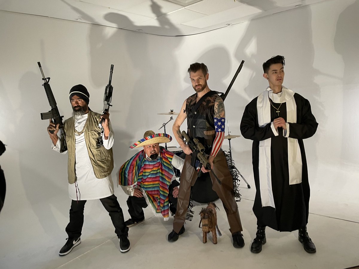 Sneak peak into the music video Yee Haw Jihad!
#denver #colorado #punk #music #punkrock #rock #alternative #grunge #punkrockisnotdead #hardrock #metal #band #guitar #drums #livemusic #vinyl #records #hardcorepunk #redstinger #punkrockballroom #saltycockrecords #timmyflips
