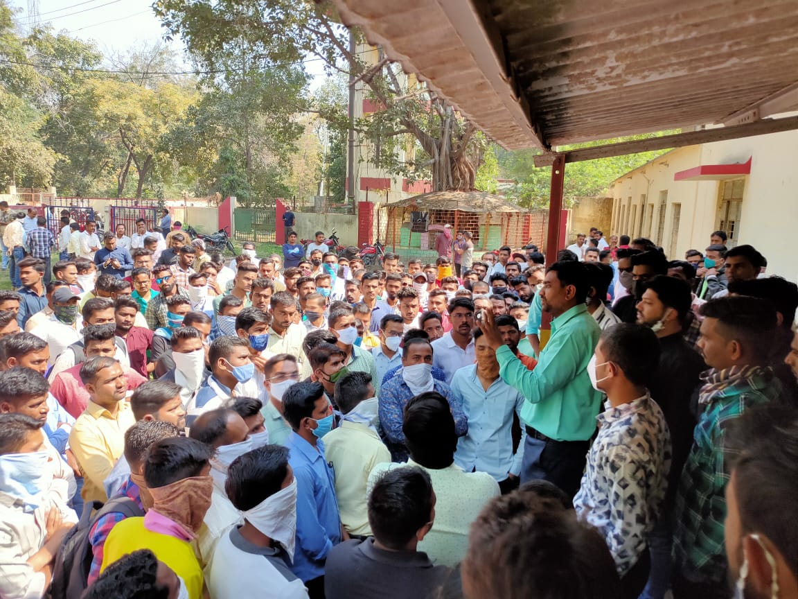 TruptiAP's tweet photo. #RailwayApprenticesProtests
@PiyushGoyal
@IR_CRB
@ShivaGopalMish1
@RailMinIndia https://t.co/O8NkeIyuDp