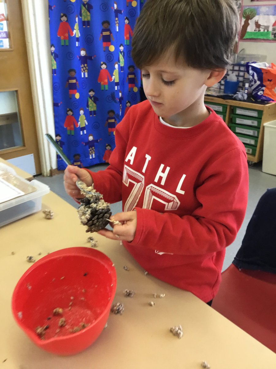 normantonschool's tweet photo. Woodpecker class making bird feeders and bird watching. #birdwatching #Wellbeing https://t.co/dXc38kVZUq
