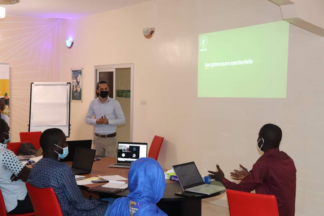 FITSenegal's tweet photo. "✨Evénement de lancement du programme sectoriel avec les #AGreenLabeurs 🌱 de la région de Thiès📍
#AGreenLab
Soutenir l'#entrepreneuriat des #jeunes dans les secteurs de demain.
Projet financé par l'@UEauSenegal
@PositivePlanet_ #RéussirAuSénégal #tekkifii https://t.co/CLb3Y7suEr
