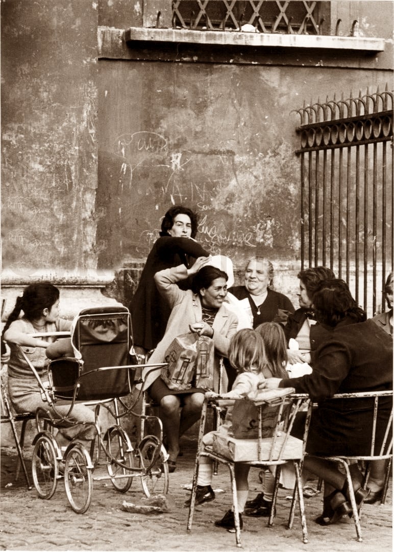 Woman Power a Piazza della Malva #anni60 #emiliogentilini😎😍
