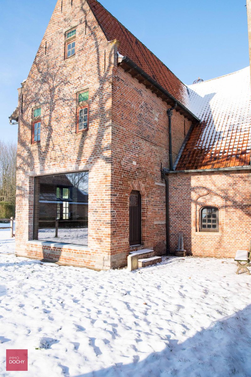 ImmoDochy's tweet photo. Historische woning met prachtig zicht in #WortegemPetegem. Bestaande uit inkom met open haard, salon of eetplaats, keuken, 3 slaapkamers, badkamer en kelder. Geklasseerd als monument. 𝗪𝗮𝗮𝗿 𝘄𝗮𝗰𝗵𝘁 𝗷𝗲 𝗻𝗼𝗴 𝗼𝗽? https://t.co/3vhoMkkoqX https://t.co/lhYrHsxS4T
