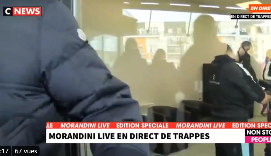 F_Desouche's tweet photo. Trappes : le coiffeur "exclusivement masculin" est devenu mixte juste après la visite du maire et de Morandini - https://t.co/7VDJi3OEqH https://t.co/8SToHH0YTJ