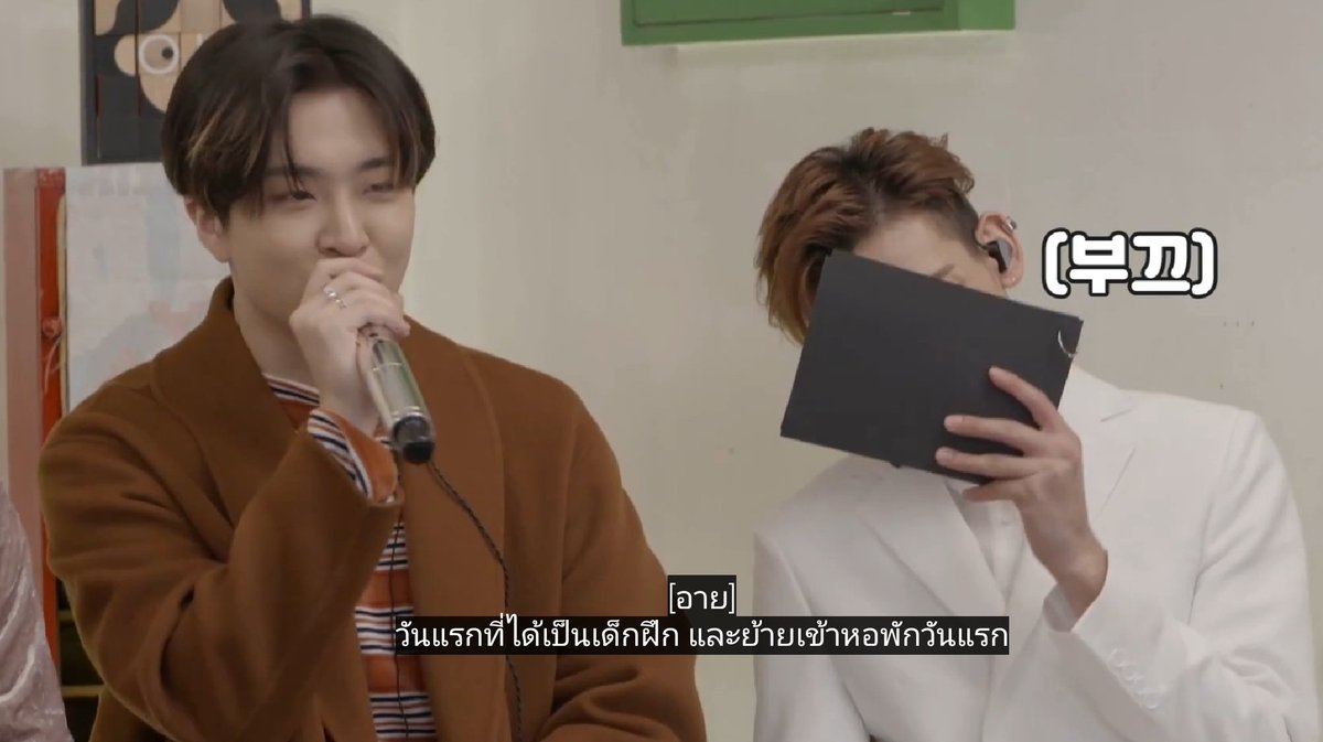 Nany_Cyjjs's tweet photo. ใครนึกภาพไม่ออกนะคะเวลาแบมแจเล่าว่าเจอกันครั้งแรกที่หอเป็นยังไง มาค่ะมีมนี้ อธิบายครบทุกองค์ประกอบแล้ว55555555555555555555555555555555555 หน้าน้องยองแจแบบนึกออกเลย https://t.co/GZbiTLLccw