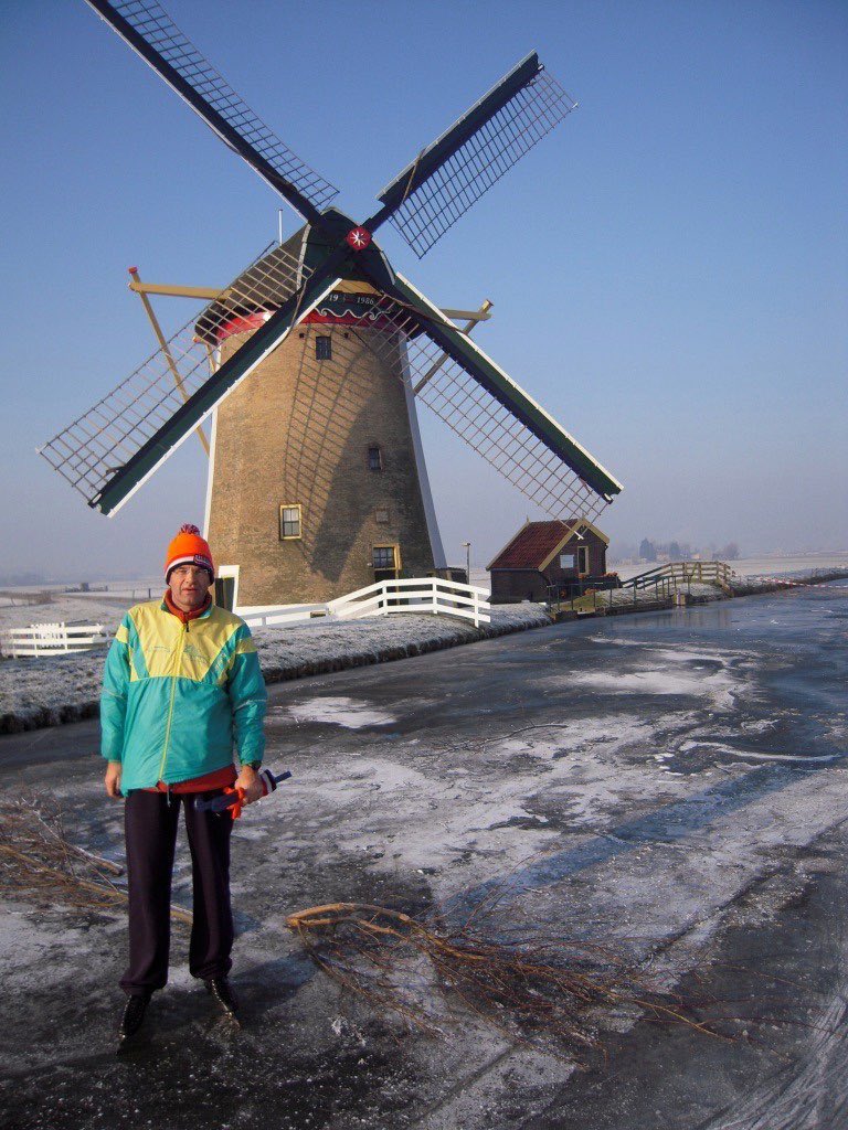 NLAmbassadorUSA's tweet photo. The last time I skated on a canal was more than 10 years ago. This weekend, the Dutch will continue our tradition of skating in the open air wherever and whenever possible! Admire the magical landscape, keep a safe distance from each other, and enjoy the ride! #DutchWinter⛸️ https://t.co/xzwek2gsvf