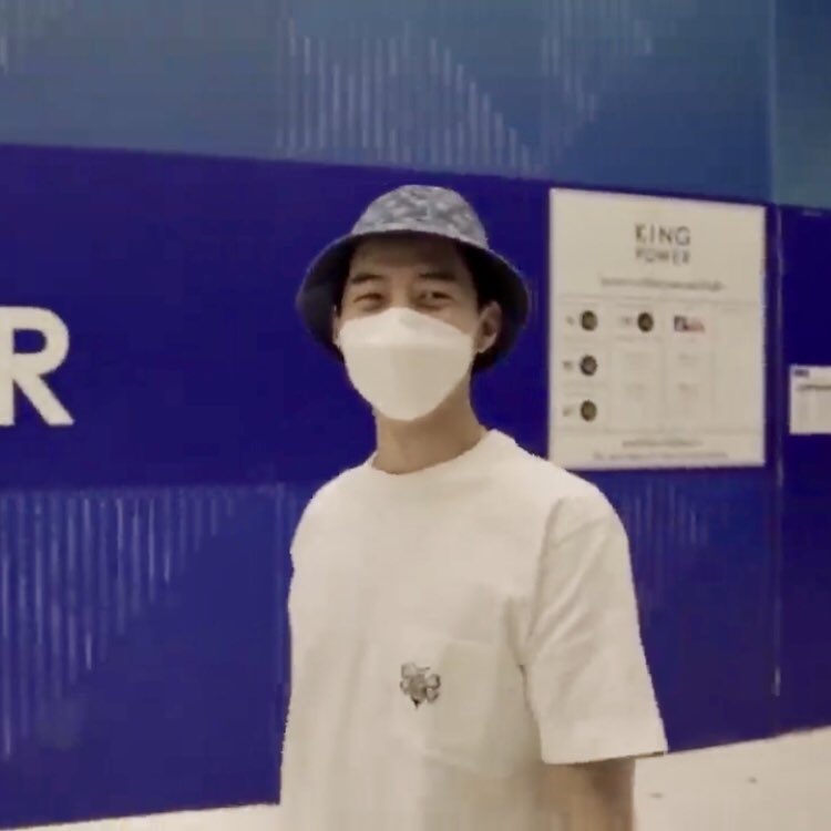 onedaygohan's tweet photo. “Dior”
Dior x Shawn Bee Embroidered White T-Shirt

#captainstyle
#キャプテンスタイル https://t.co/X8xJ6Tj7HC