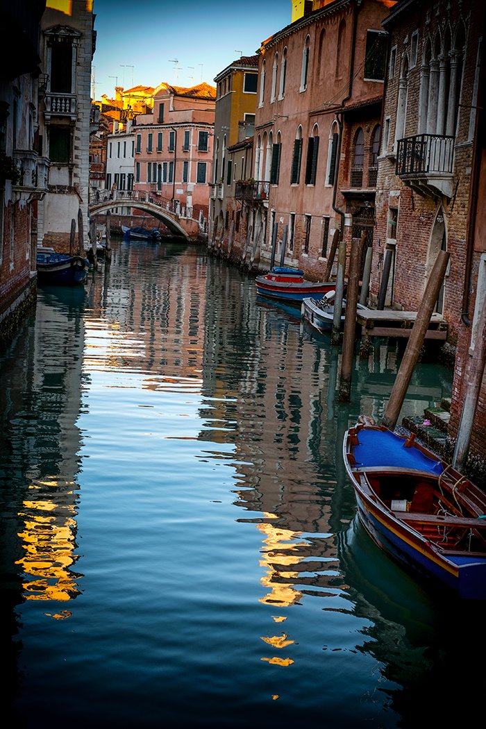 studioart86's tweet photo. Aitchison's exhibition prints include scenes of Venice, Cuba, India, Myanmar, Paris, Sicily, Manchester, New York and London.

Each signed edition is limited to 25 and is accompanied by a Certificate of Authenticity https://t.co/A4pi8qlakH