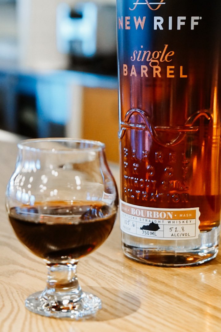 DETWhiskeySoc's tweet photo. We teamed up with #FerndaleProject/@embctweets to age an imperial stout in our empty @NewRiff barrel. No added flavors/gimmicks, just a damn good stout aged for 6 months in a damn good bourbon barrel. #comingsoon #StayTuned #detroit #whiskey #society #cheers🥃🍻 https://t.co/2mMWnZGe24