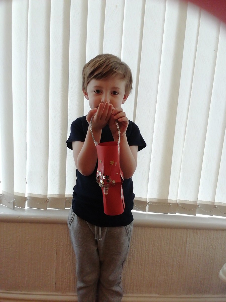 WPSYr4Melyn's tweet photo. This week we celebrated #ChineseNewYear by making lanterns and writing Chinese characters! 🧧🏮 #HappyChineseNewYear #CNY #expressiveartsWPS @WillowtownPri @wpsrecmelyn https://t.co/CRRIivPm8w