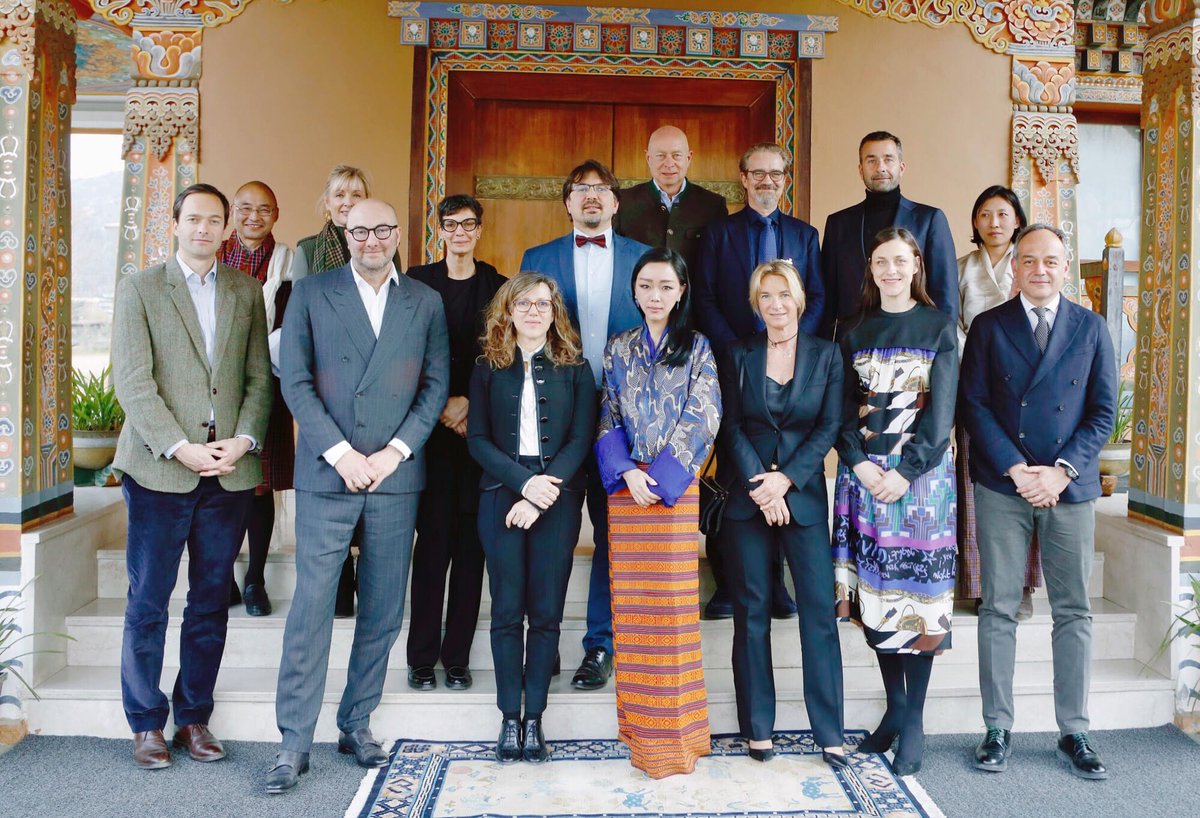 One year ago #regeneration2030eco founders and friends were on a mission in Bhutan🇧🇹to find out how spirituality and nature merge harmoniously to create a regenerative lifestyle. #regenerativeeconom #climateaction #worldhappiness