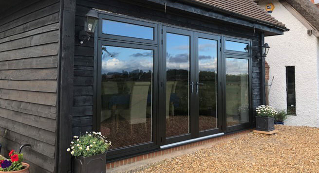 Manufactured to mimic traditional 19th century timber doors, the Choices Residence Collection Door Range has a diverse colour palette, available from timeless classics like Grained White to contemporary favourites such as Cotswold Green with just about everything in between.