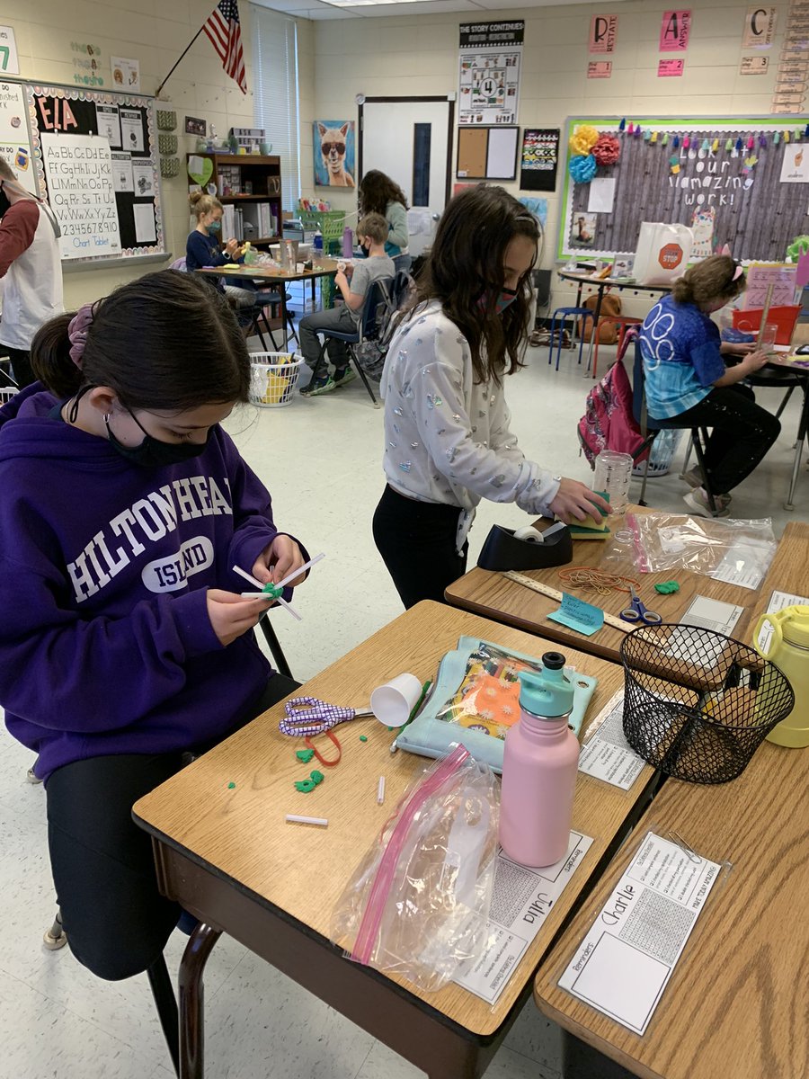 MrsMillerin4th's tweet photo. Building weather instruments is the best way to spend a Friday before break 😎 @TrittSTEAM @STEMcobb #futuremeteorologists https://t.co/aJjvqGvUMR
