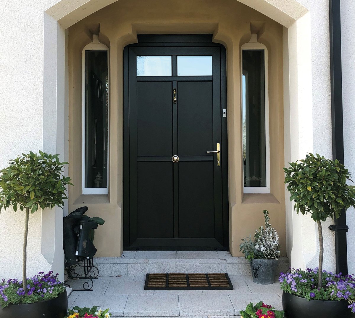 ShawsofBrighton's tweet image. Manufactured to mimic traditional 19th century timber doors, The Residence Collection Doors not only look like traditional timber, but they also feel like timber, but have none of the laborious upkeep associated with timber, as they are made from of up-to-date processes.