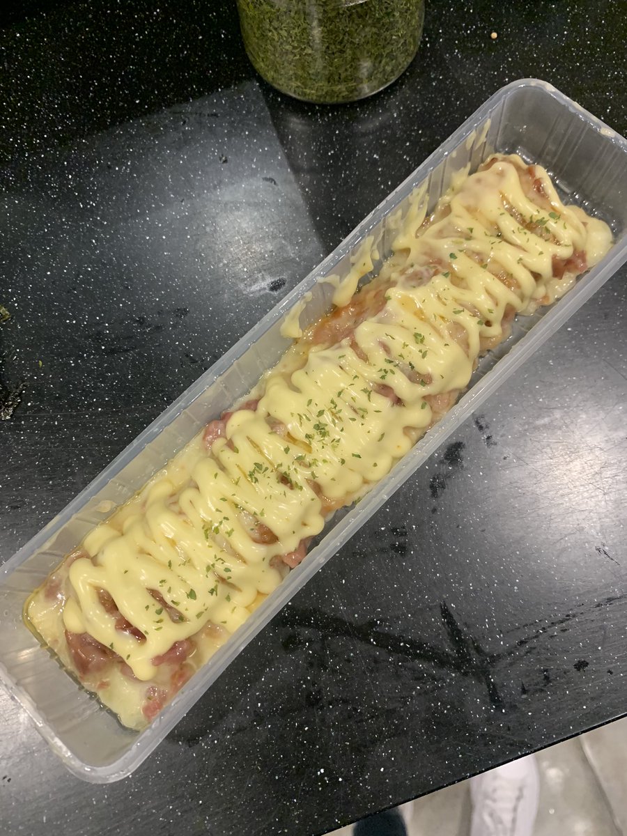 놀랍게도 오늘 피자에 빵이 없었음