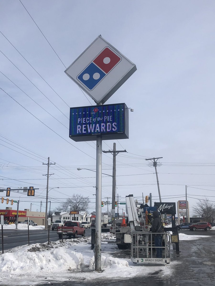BradySignCo's tweet image. New 10mm Daktronics unit is installed and live for our friends at Northcoast Domino’s Sandusky, Ohio location. Stare at the sign long enough and you’re bound to be hungry! #DigitalSigns #LEDSigns #OurSignsMeanBusiness