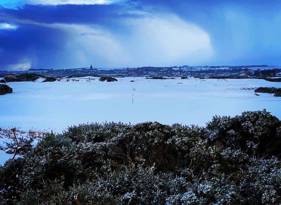 We’re going to carry on with our snow theme until it all disappears. Looking back to the Auld Grey Toon from the 6th Green of the Old Course. You can see the storm passing through over one of the most famous views in golf! #adamsonlinks #fifegolf #travel #standrews #golfscotland