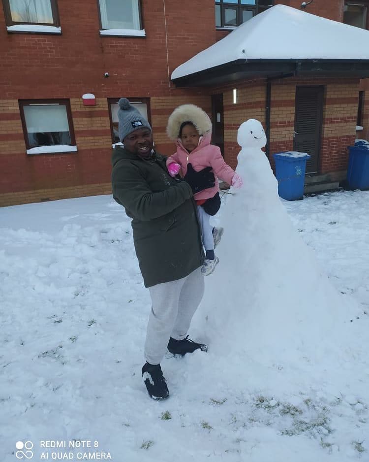 NSSUofG's tweet photo. The Chronicles. @piusijabla
@erin_balo Leadership is responsibility not luxury.
 It's the winter season in Glasgow and our wonderful Nigerian students have partaken in the snow picture challenge yesterday. As we all know that there is no winner or vanquished. In the challenge,👇 https://t.co/v4NOXI1jMD
