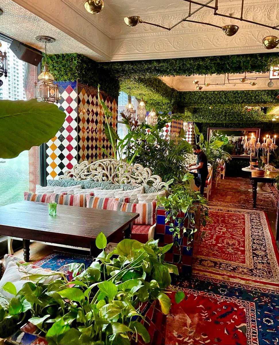 Plant yourself here all weekend long 🌱  Snag whatever reservations you can at BeatnikOnTheRiver.com — hurry!

photo: @jen_valadez