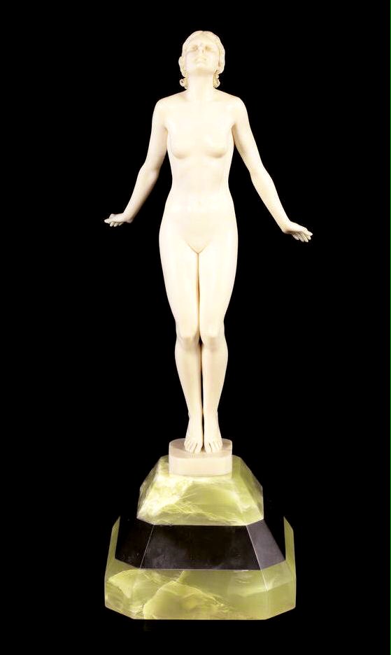 DeCromarty's tweet photo. Aunque hay grandes creadores de objetos de lujo en #marfil, y otros materiales preciosos, quiero centrarme en la escultura de pequeñas dimensiones #ArtDeco, orientada al lujo decorativo de tres artistas: Demetre #Chiparus, Philippe #Devriez y Ferdinand #Preiss.
Sigue👇🏽 https://t.co/fYFfQJwyRx