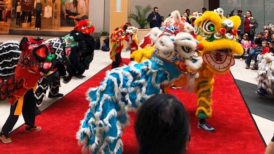 ArdenFair's tweet image. Happy Lunar New Year! We wish everyone a year of health, prosperity and joy! 🐂 🌟 🎊 Here is a Flashback Friday from our Kids Club event last year with @easternways celebrating with the traditional lion dance! 🐉