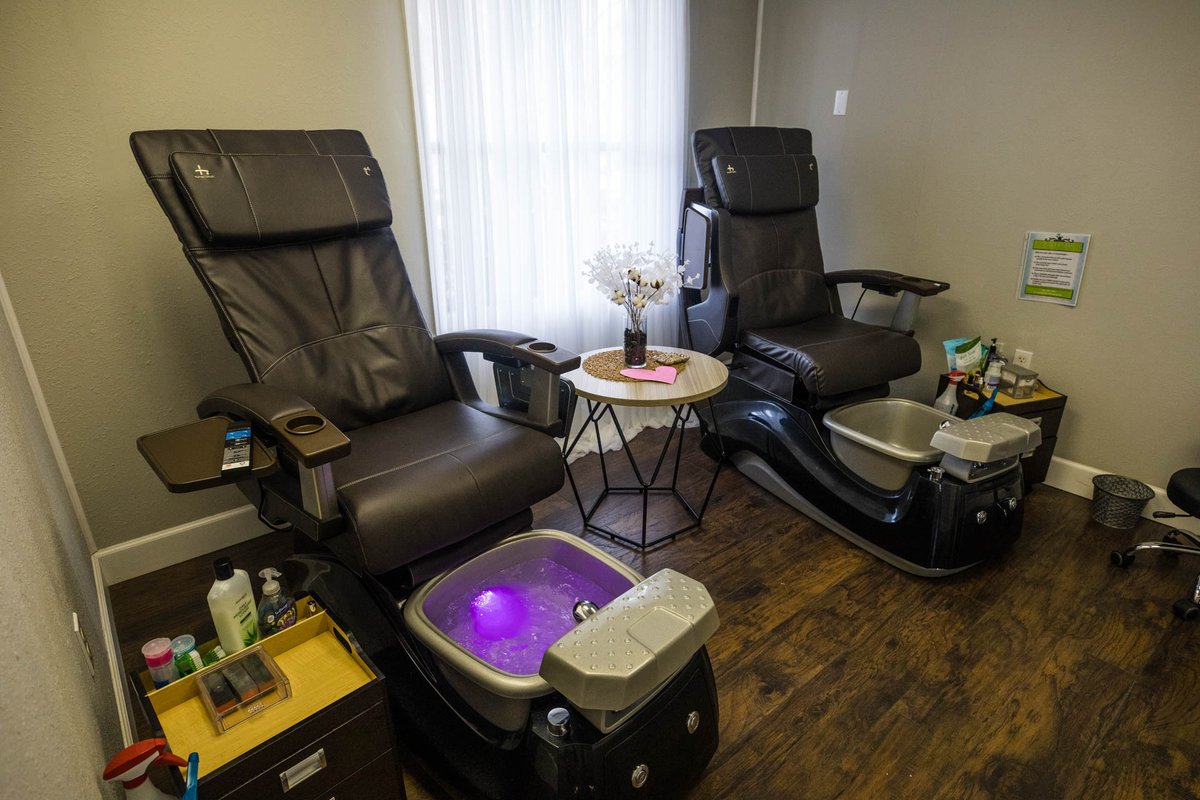 Indulge yourself in luxury at our on-site salon and spa, open for business and ready to serve you by appointment only.  Email us today to schedule your appointment: salonandspa@resortatcanopyoaks.com or call 863-659-4862.

#treatyoself #salonspa #resortatcanopyoaks #relax