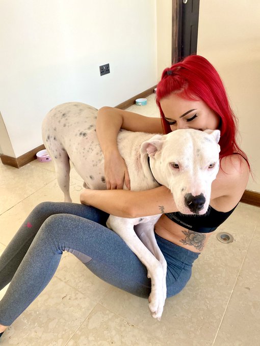 Watch Fari Banx's leaked NSFW photo on TwXstars