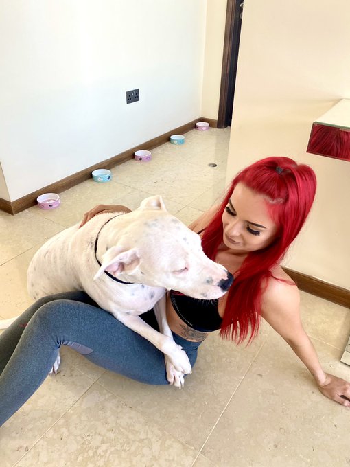 Watch Fari Banx's leaked NSFW photo on TwXstars