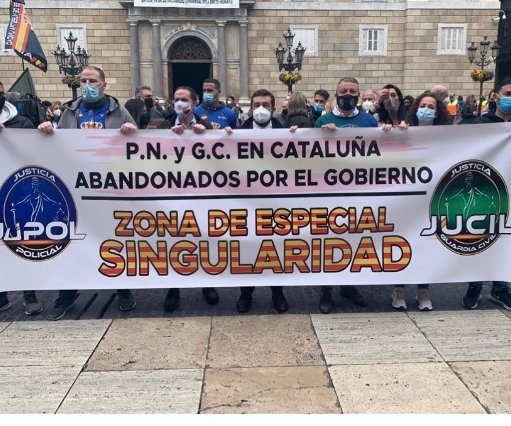 misjosep's tweet photo. La #JEC ha autoritzat la concentració de #XusmaPol avui a la Placa Sant Jaume, la mateixa #JEC que va prohibir la concentració de suport a Pablo Hasel.

Normalitat democràtica.

#Seguim https://t.co/yonNrOmtsX