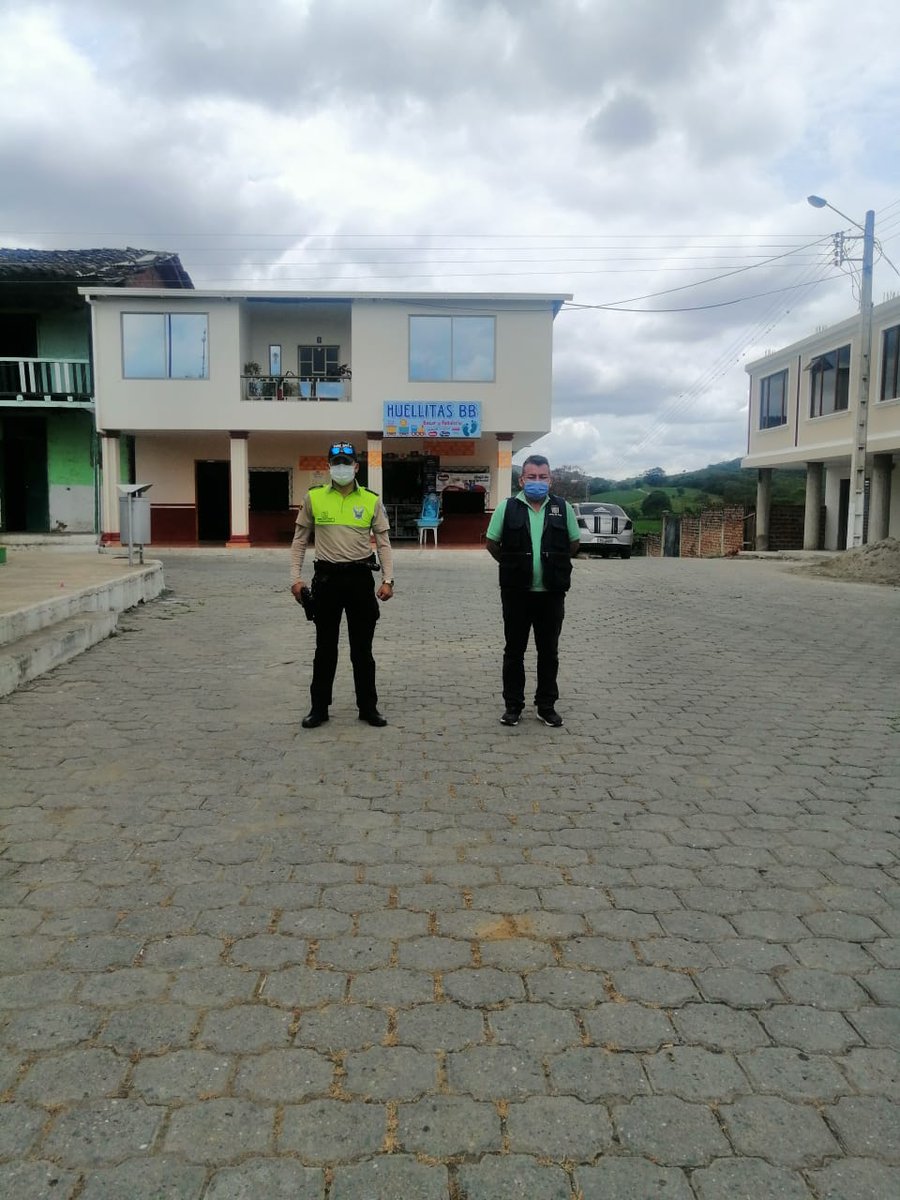 GoberLoja's tweet photo. ✅TP Cruzpamba cumple con el control de peso, precio y calidad de productos de primera necesidad. 

✅TP Sabanilla y San Juan de Pozul coordinan con Policía el control de espacios públicos. https://t.co/TQEn2ccOfL