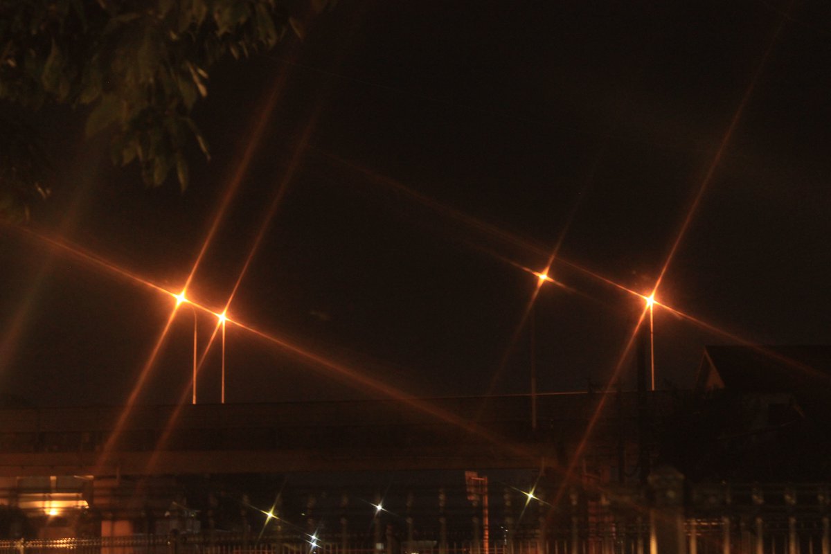 Wilbert 自作 カメクラ クッキング みんな大好きクロスフィルター 材料 100均の透明な下敷き 1枚 作り方 材料 を適当な大きさに切ります 2mm間隔のマス目状に薄く切れ込みを入れます 完成 出来上がったもので撮った