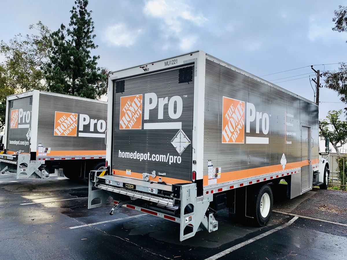 Steven_Z_HR's tweet photo. New THD Pro trucks! Don’t they look amazing! Well deserved for the Commerce CA team! It’s YAMMER Time! Check out what THD Pro West is up to and more on Yammer! #THDPro #HomeDepotPro #TheHomeDepot #ONEHomeDepot #ONESupplyChain #YammerTime https://t.co/2U6DJEmI6a