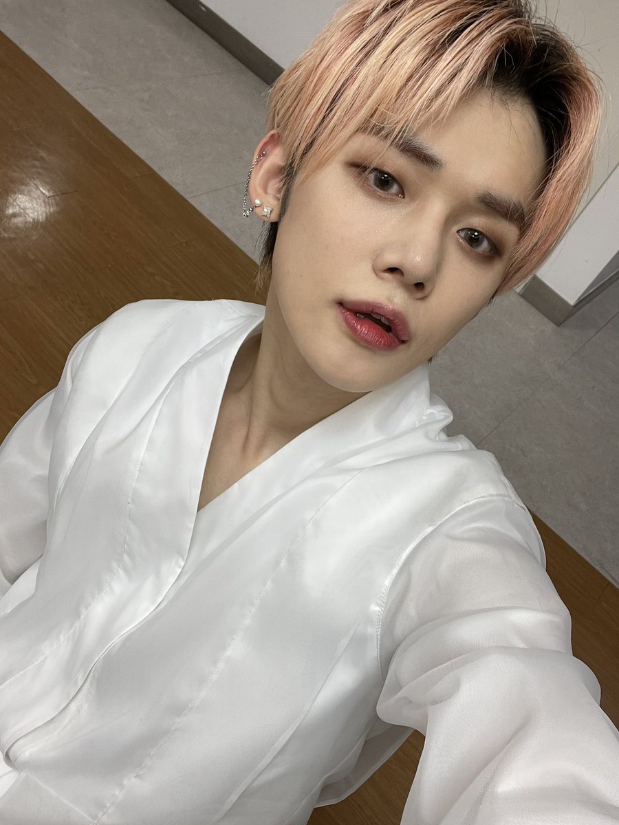 horudite's tweet photo. thank u for these midnight selcas, yeonjun https://t.co/cR5TGt13fw