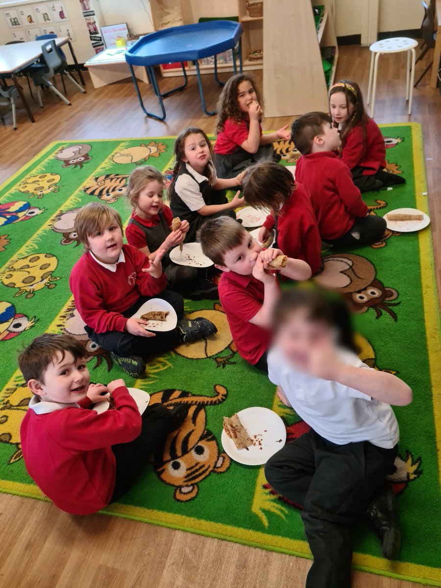 HMillSchool's tweet photo. Team 1 and reception bubble were โflippingโ amazing on an early pancake-fest day today. There were relay races, flipping competitions and fun galore! #pancakefest #flippingawesome https://t.co/9vqdRwTqKT