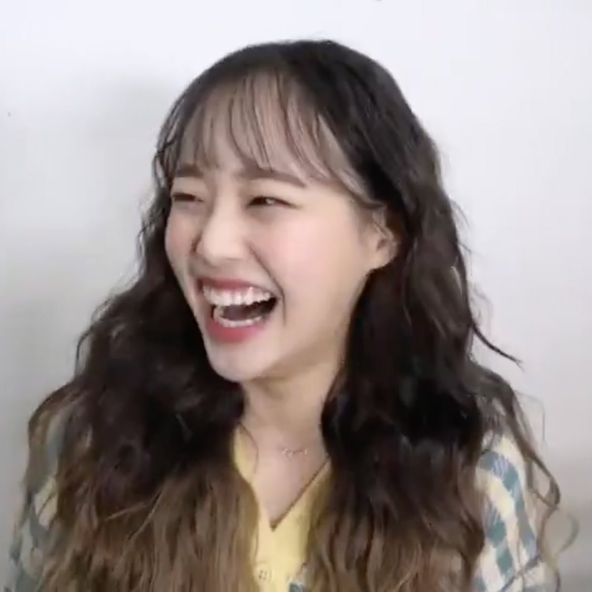 thinking about chuu (@chuuthinkr) on Twitter photo 