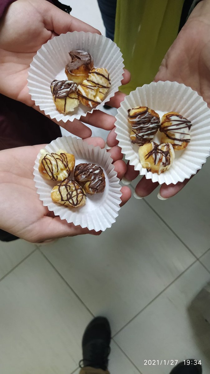 AlboresMurcia's tweet photo. #ProyectoCySNE. Taller de cocina, actividad organizada por el equipo educativo-terapéutico de Centro de Día para fomentar la #autonomíapersonal de los #jóvenes. Esta semana una receta deliciosa, palmeras de chocolate. ¿A qué tienen buena pinta?😋
#Actividadesdeocioalternativo https://t.co/flsnbbdkA3
